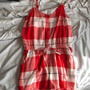 Super cute romper size XS!